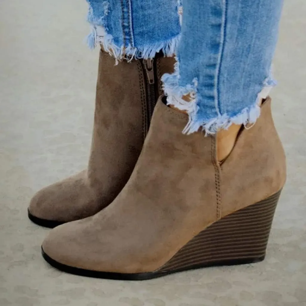 AMDBEL Booties for Women Dressy 2024 Ankle Boots Round Toe Wedge Short Boot Zipper Suede Winter Ladies Walking Shoes