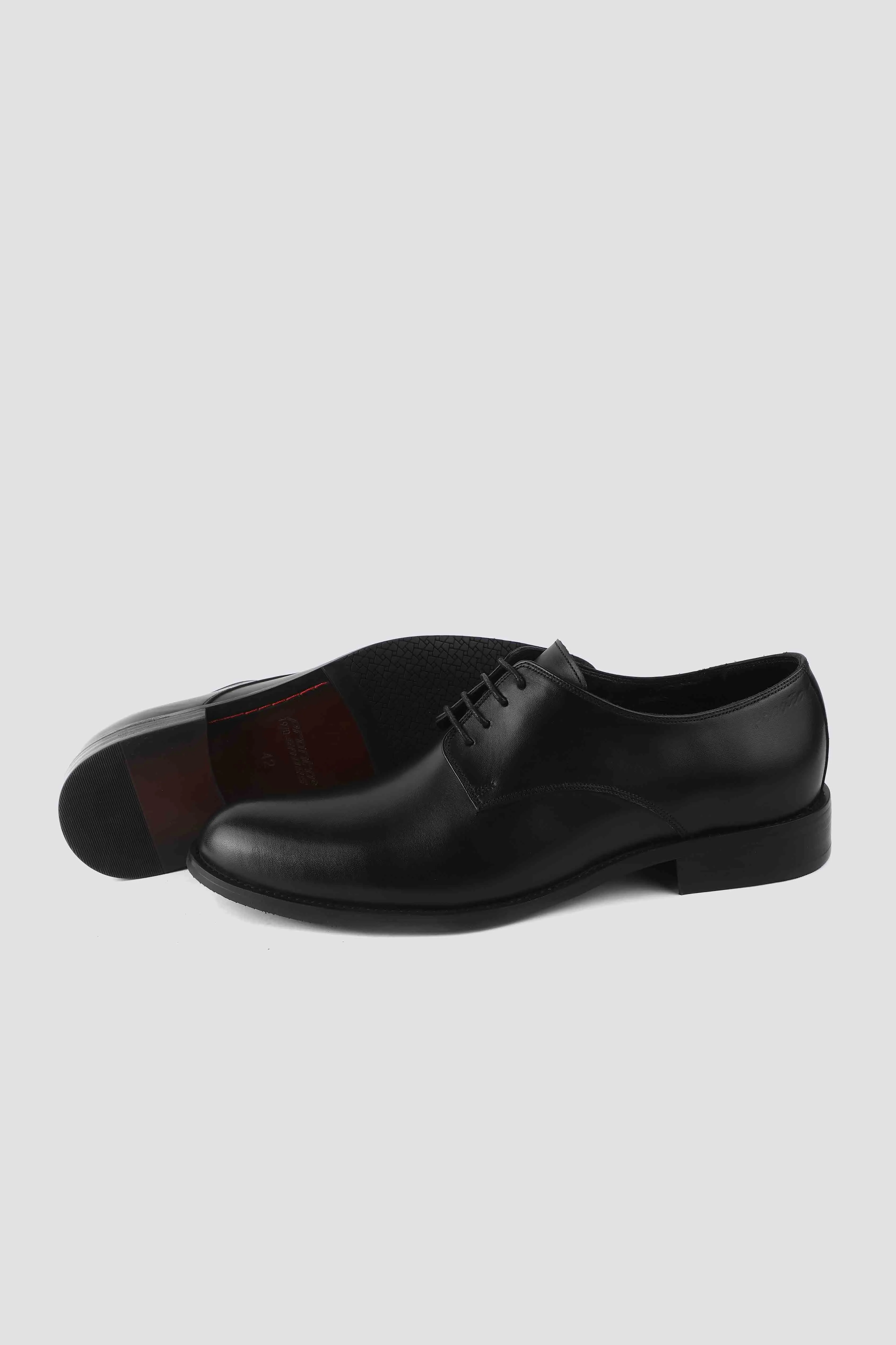 Cap toe Derby