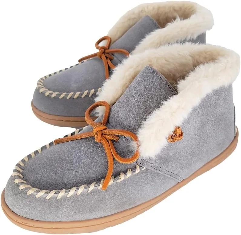 Clarks Women's Moccasin Bootie Slippers, JMH1814B - Suede Indoor/Outdoor Slip-Ons with Faux Fur Lining & Non-Slip Gripped Rubber Outsole - Ladies Comfy & Fluffy Ankle Boots for Winter Use, Grey, 8 US