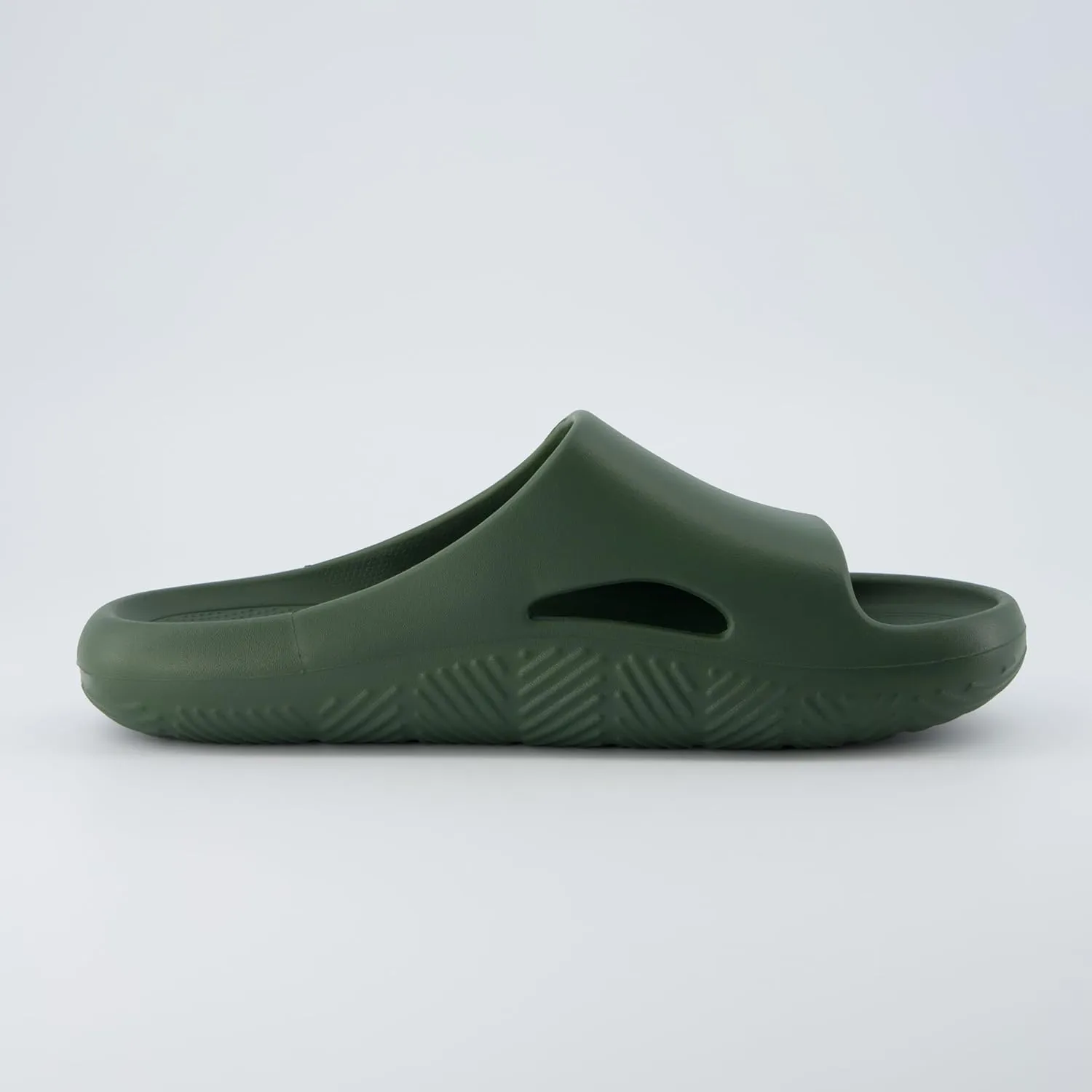CUSHIONAIRE Men's Galaxy pool slides with  Comfort