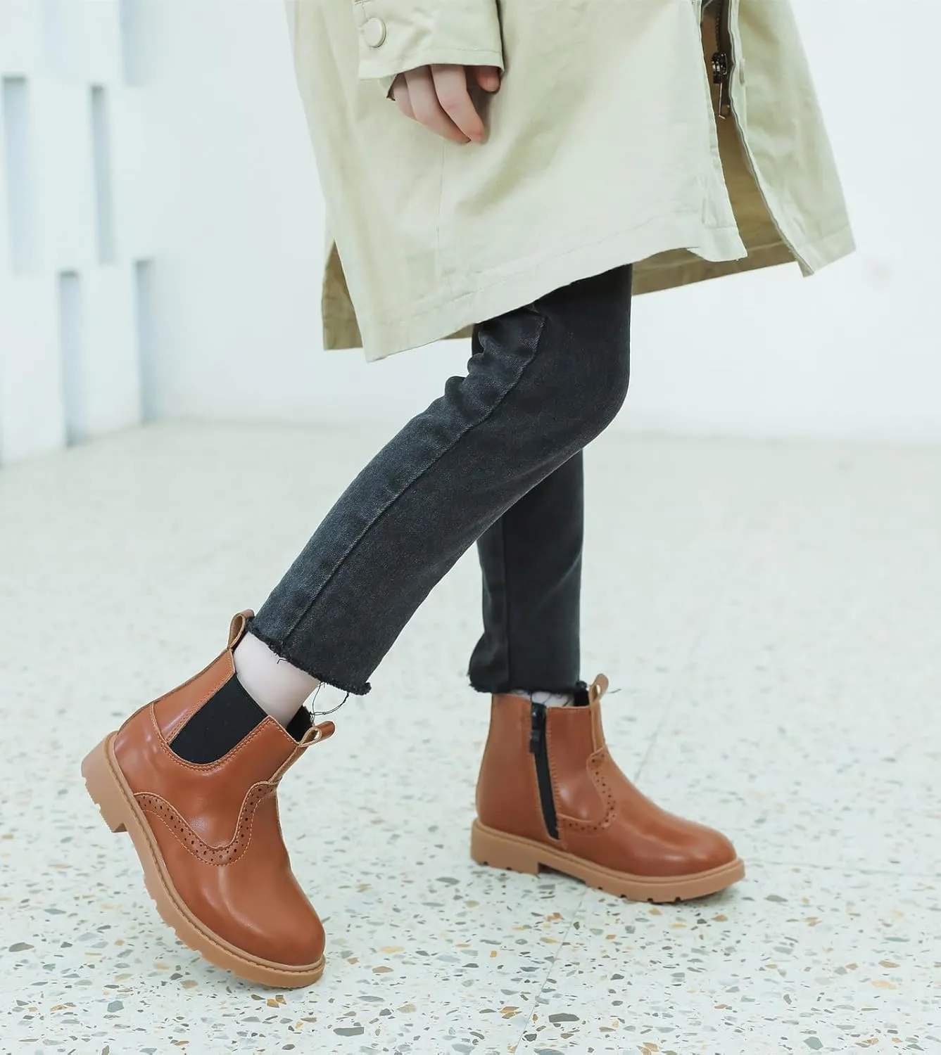 DADAWEN Boys Girls Waterproof Outdoor Side Zipper Comfort Chelsea Ankle Boots Combat Ankle Booties (Toddlers/Little Kids/Big Kids)