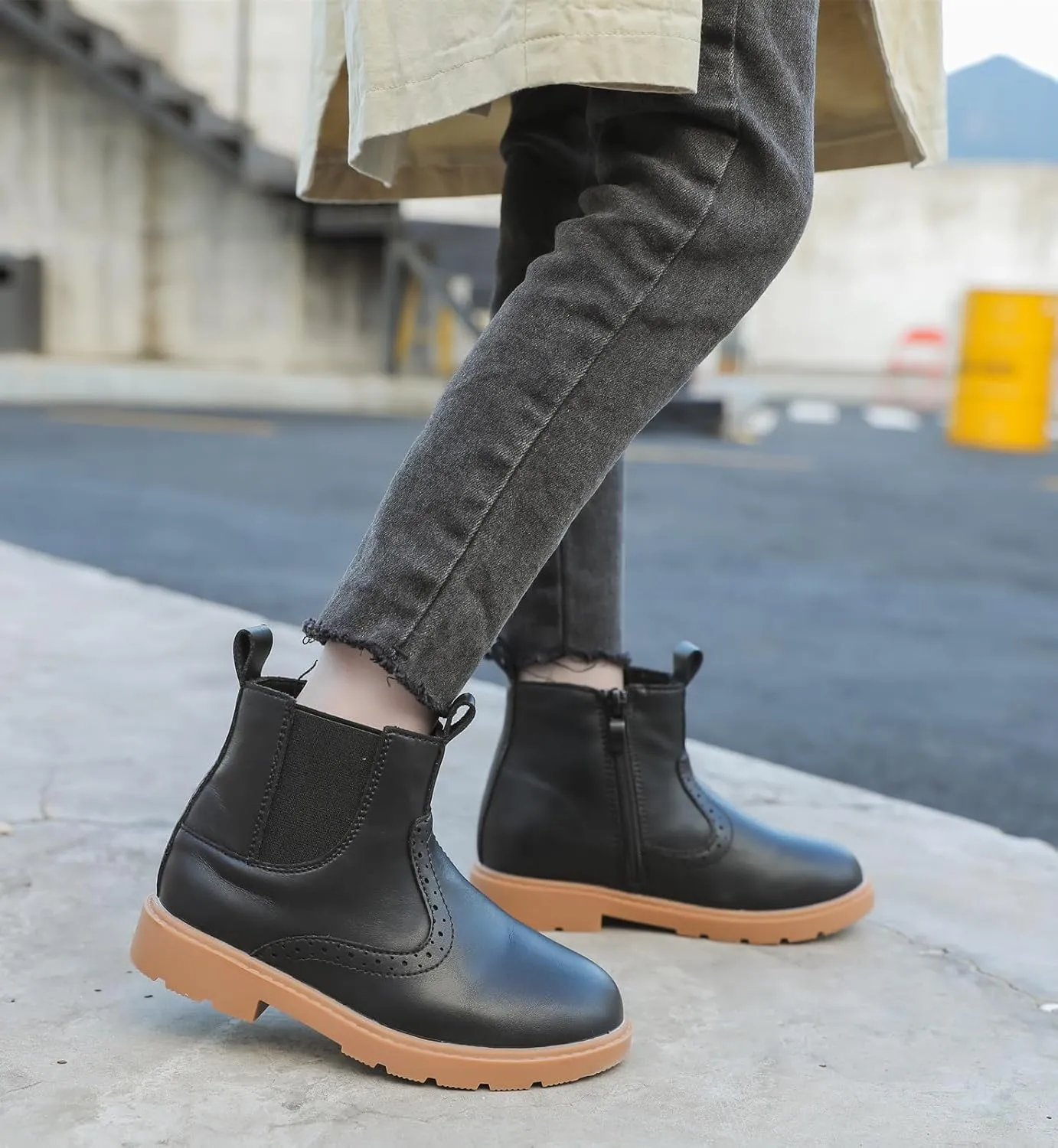 DADAWEN Boys Girls Waterproof Outdoor Side Zipper Comfort Chelsea Ankle Boots Combat Ankle Booties (Toddlers/Little Kids/Big Kids)