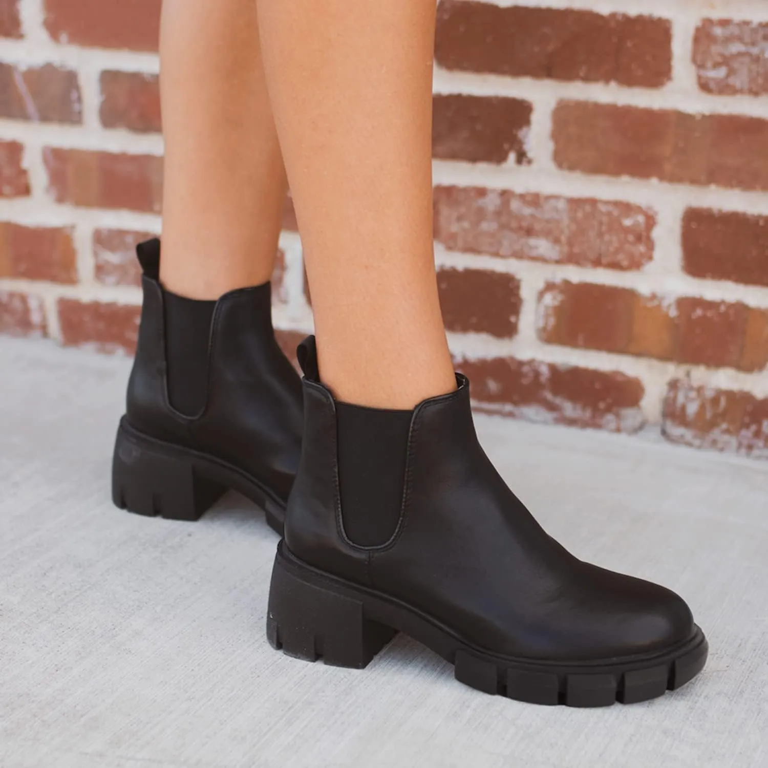 Juliet Holy Womens Lug Sole Platform Ankle Booties Chelsea Slip on Chunky Block Heel Leather Combat Boots