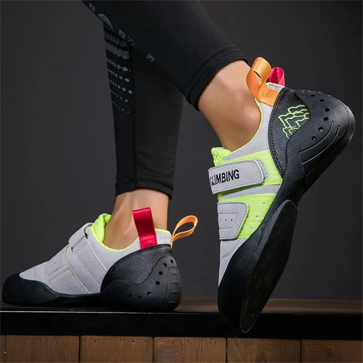 Mens Womens Youth Rock Climbing Shoes Slip on Bouldering Gym Sports Trainers Lightweight Professional Beginners Climbing Sneakers