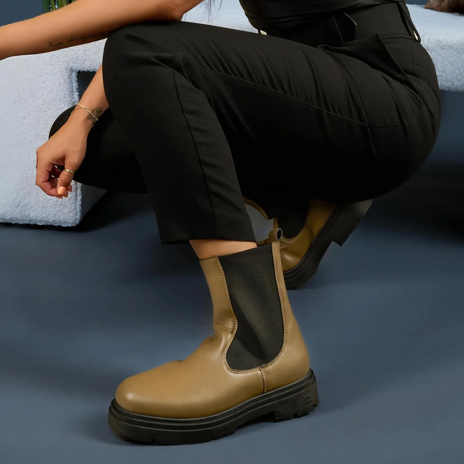 RF ROOM OF FASHION Women's Elastic Panel Lugged Sole Chunky Heel Chelsea Boots
