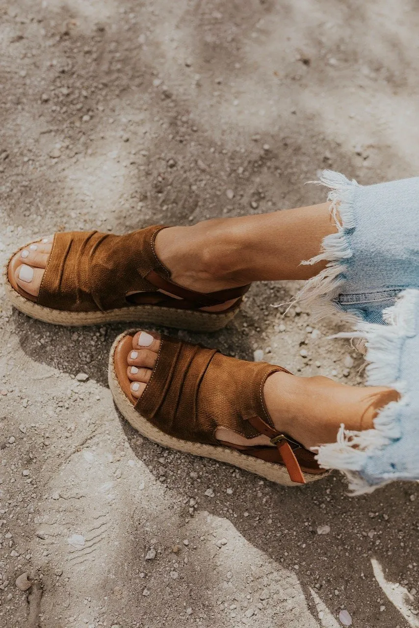Unique Platform Didia Supportive policies ROOLEE Wedge Sandal