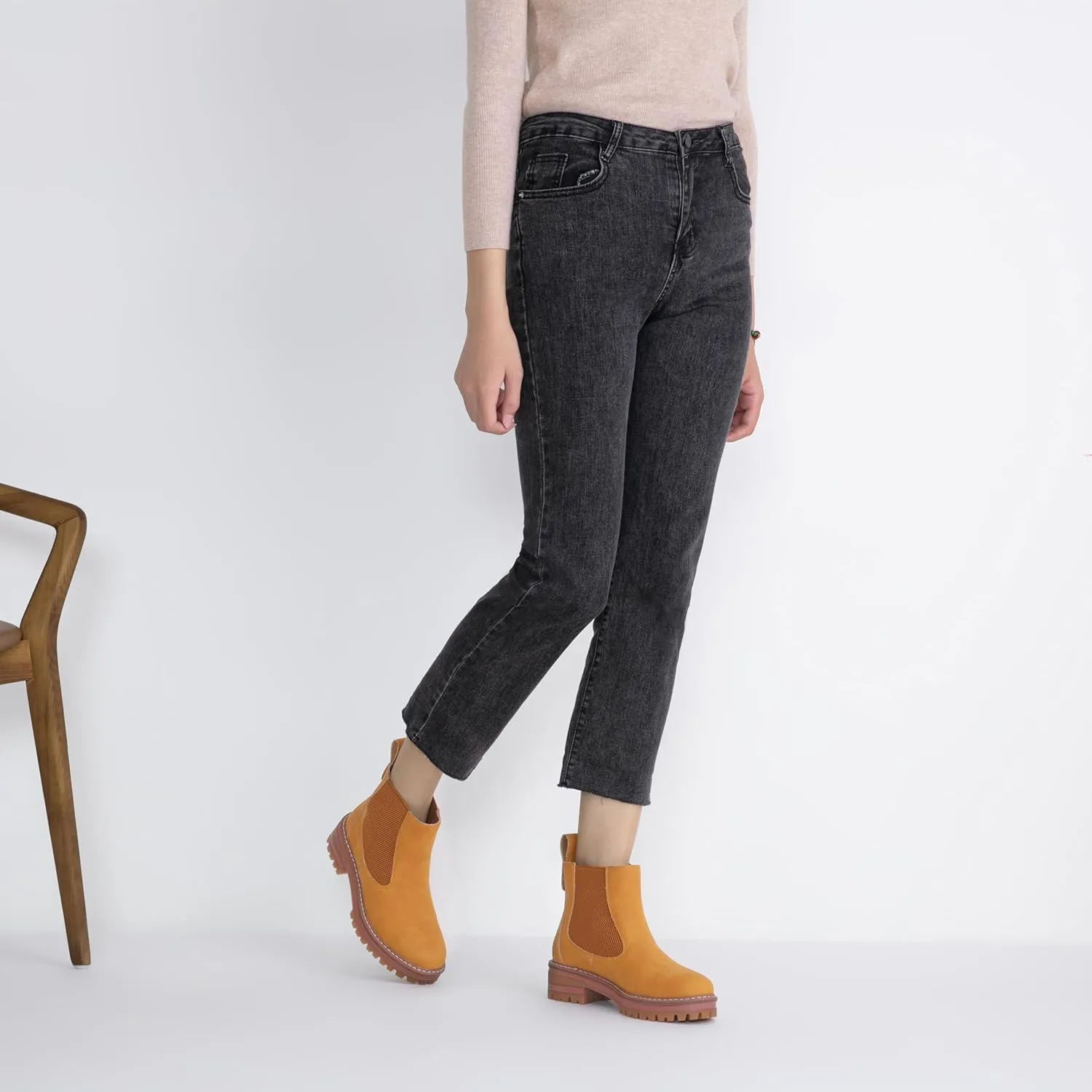Vepose Women's Chelsea Ankle Boots Lug Sole Fashion Elastic Short Pull on 9608 Booties
